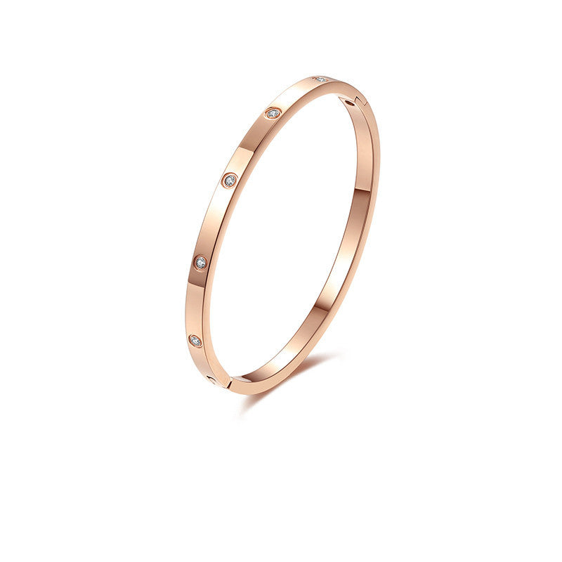 Titanium steel long lasting ins niche light luxury high sense of gold square sugar emerald delicate bracelet female
