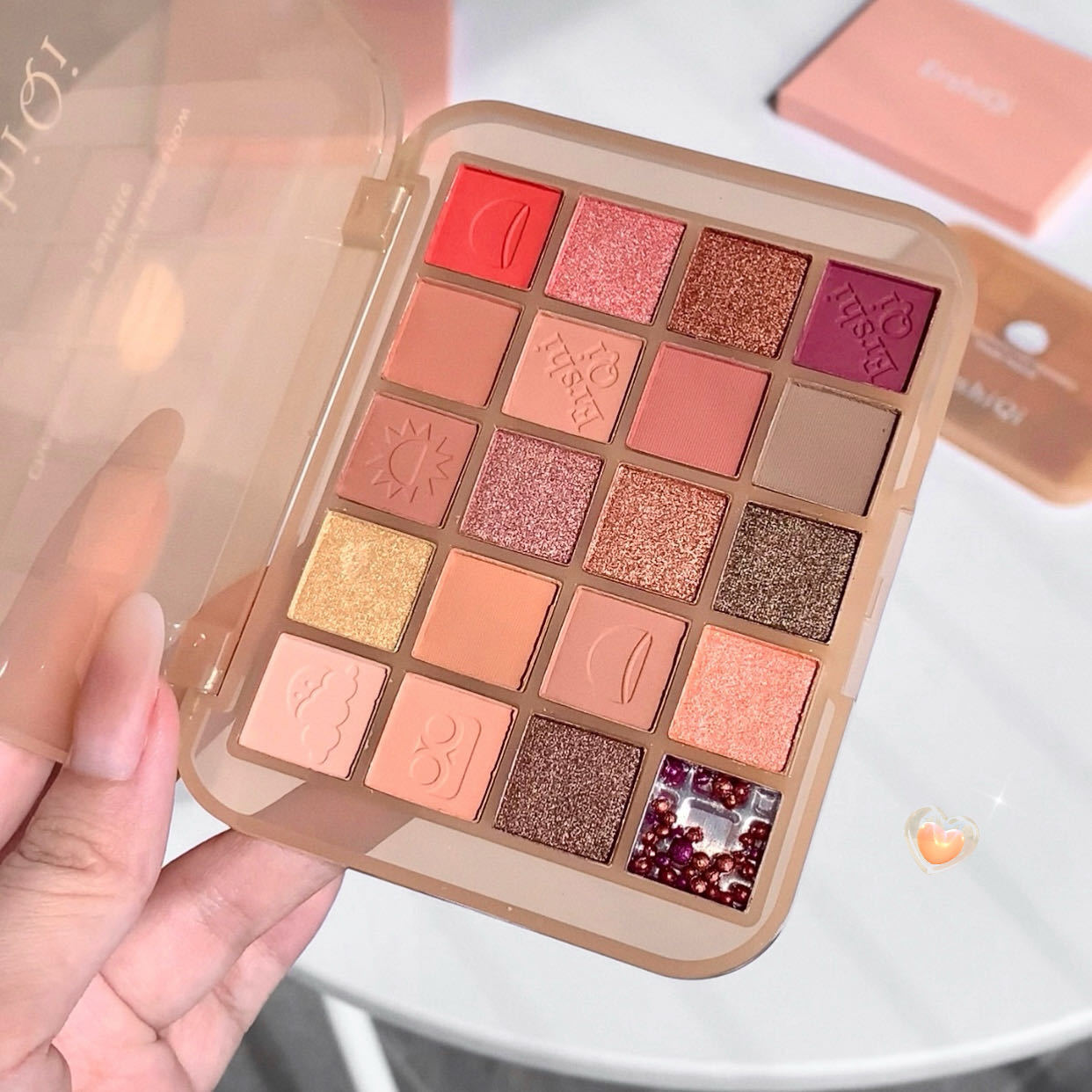 Factory Supply Direct Sales 20 Colors Eye Shadow Plate Shimmer Matte Earth Color Daily Nude Color Series Makeup Eye Shadow